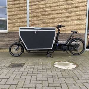 Zeer mooie urban arrow xl met nieuwe flightcase